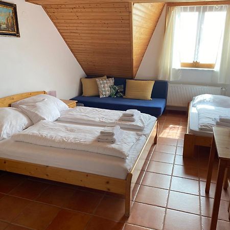 Hotel Kreta Kutna Hora Luaran gambar