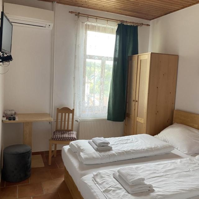 Hotel Kreta Kutna Hora Luaran gambar