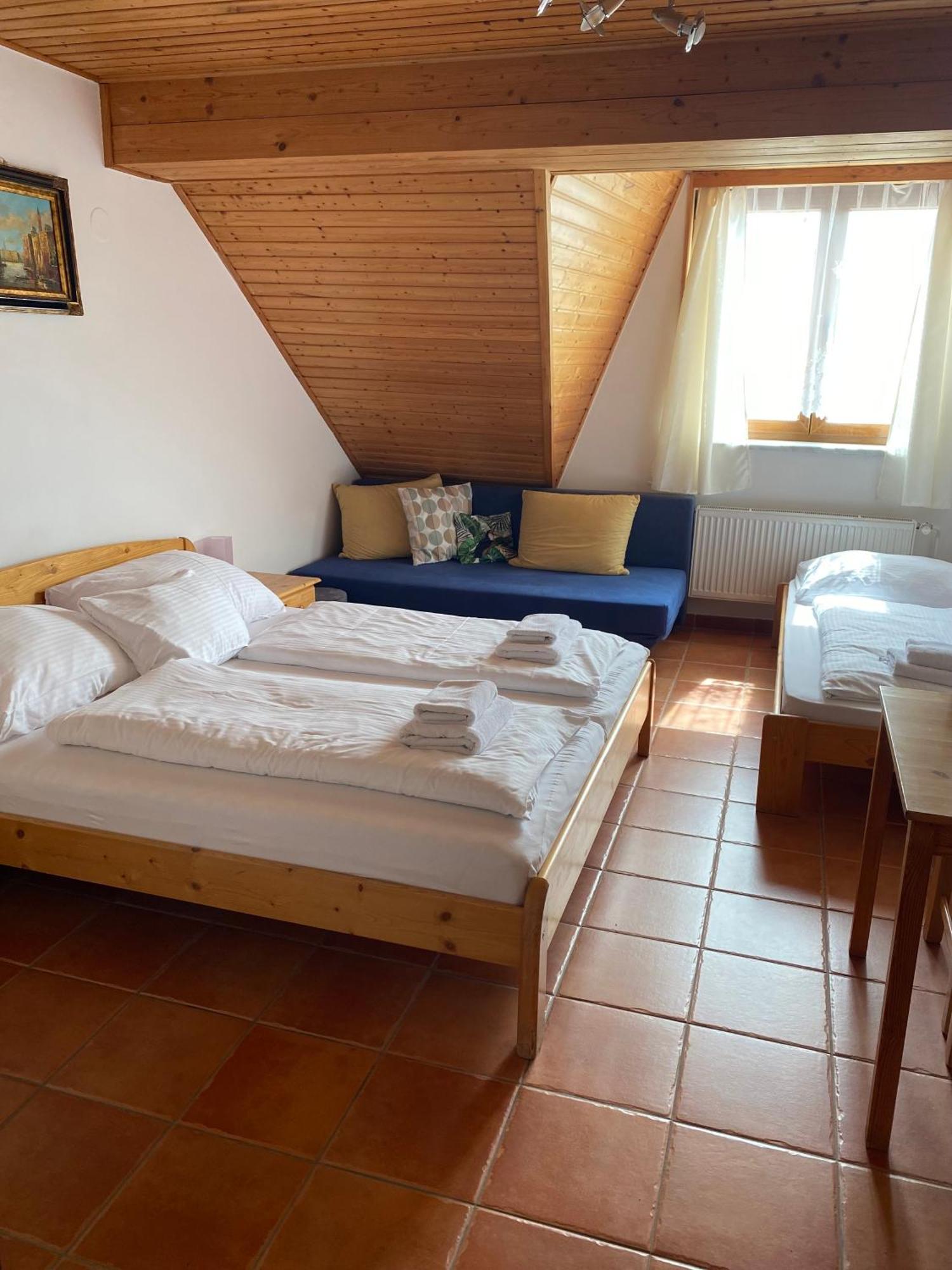 Hotel Kreta Kutna Hora Luaran gambar